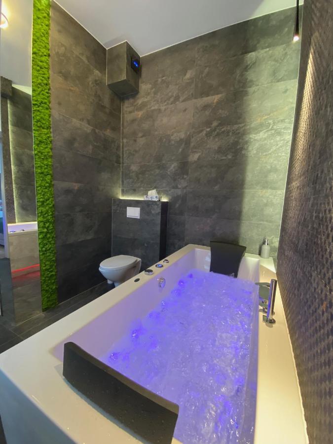 Apartament Bialy Z Jacuzzi Cracovia Exterior foto