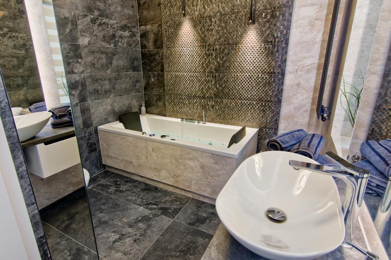 Apartament Bialy Z Jacuzzi Cracovia Exterior foto
