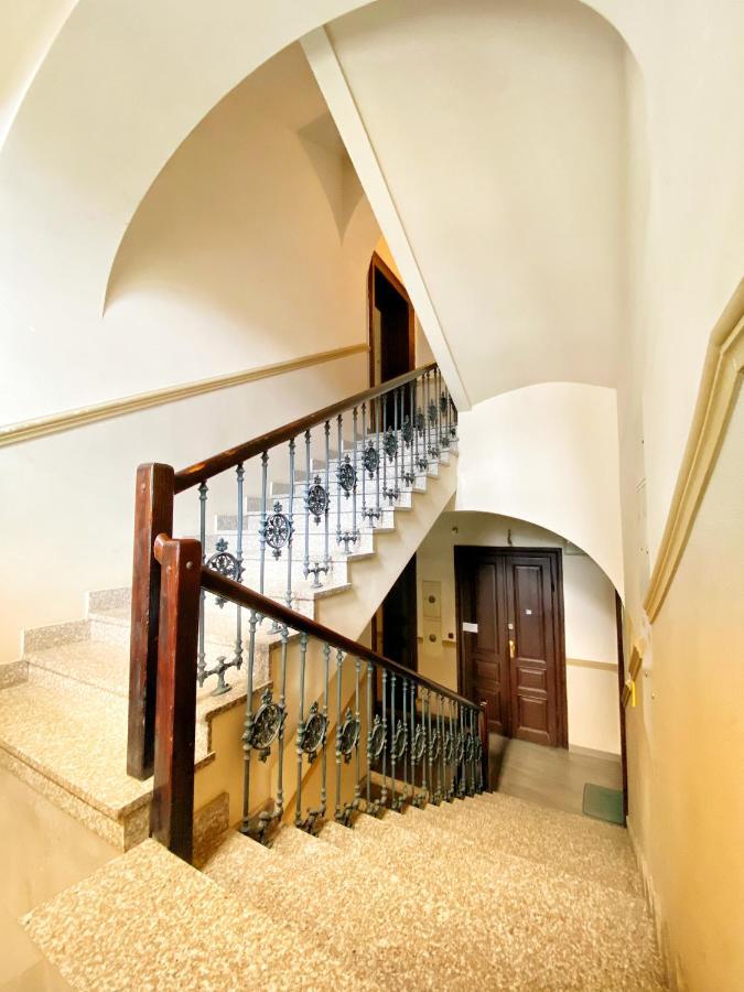 Apartament Bialy Z Jacuzzi Cracovia Exterior foto